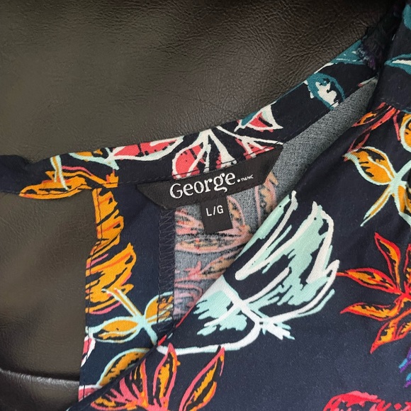 6 Large ladies dresses, some without tags - Picture 6 of 12